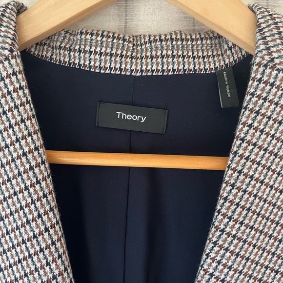 Theory houndstooth blazer size 8. Navy, Brown, cream and grey woven pattern . - Picture 7 of 8